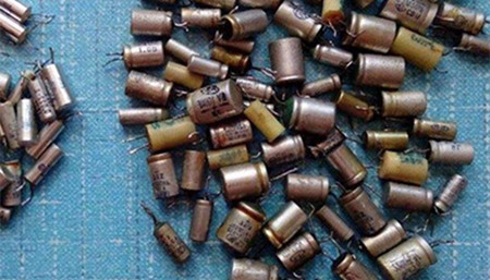 如何避免高次諧波對電機(jī)啟動電容器造成危害？